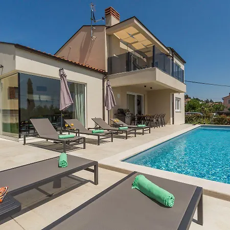 Neue Und Hundefreundliche Mit Panorama-meerblick, Privatpool, Grillbereich, Babybett, Waschmaschine *
