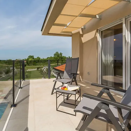 Prázdninový dům Neue Und Hundefreundliche Mit Panorama-meerblick, Privatpool, Grillbereich, Babybett, Waschmaschine Višnjan